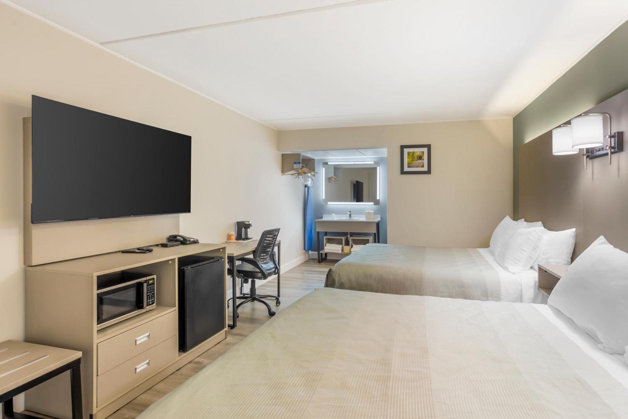 Quality Inn Smoketown  Екстериор снимка
