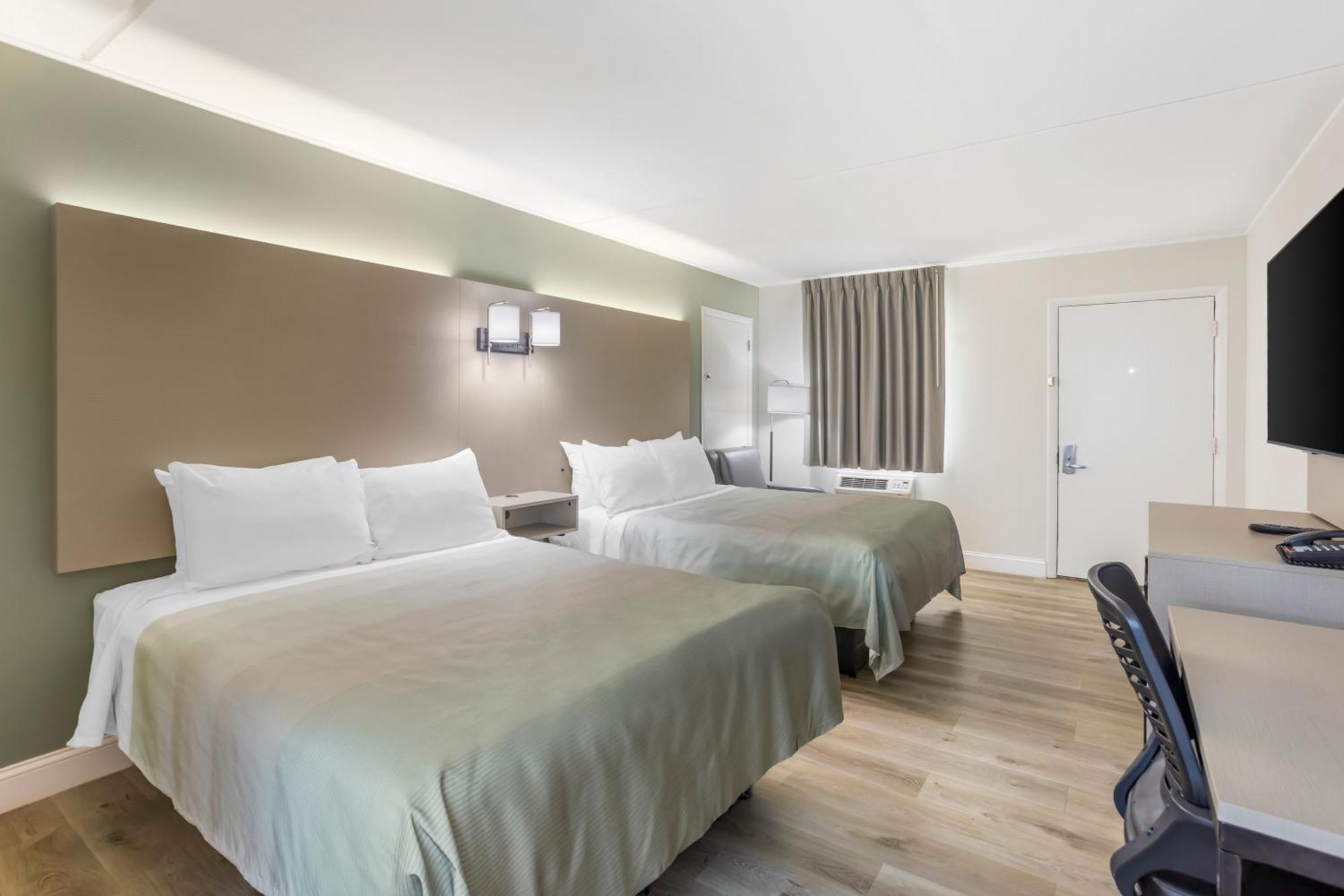 Quality Inn Smoketown  Екстериор снимка