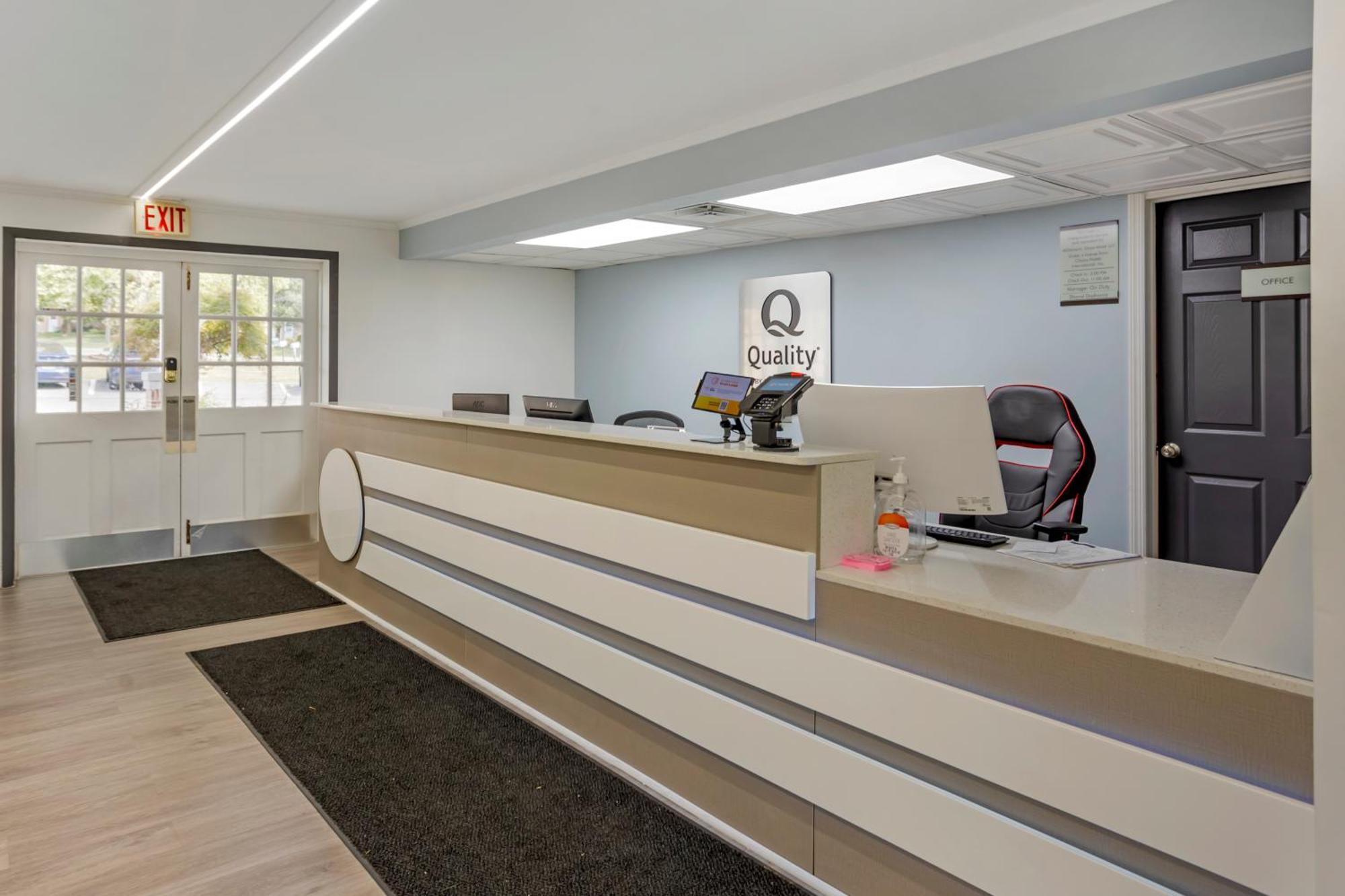 Quality Inn Smoketown  Екстериор снимка