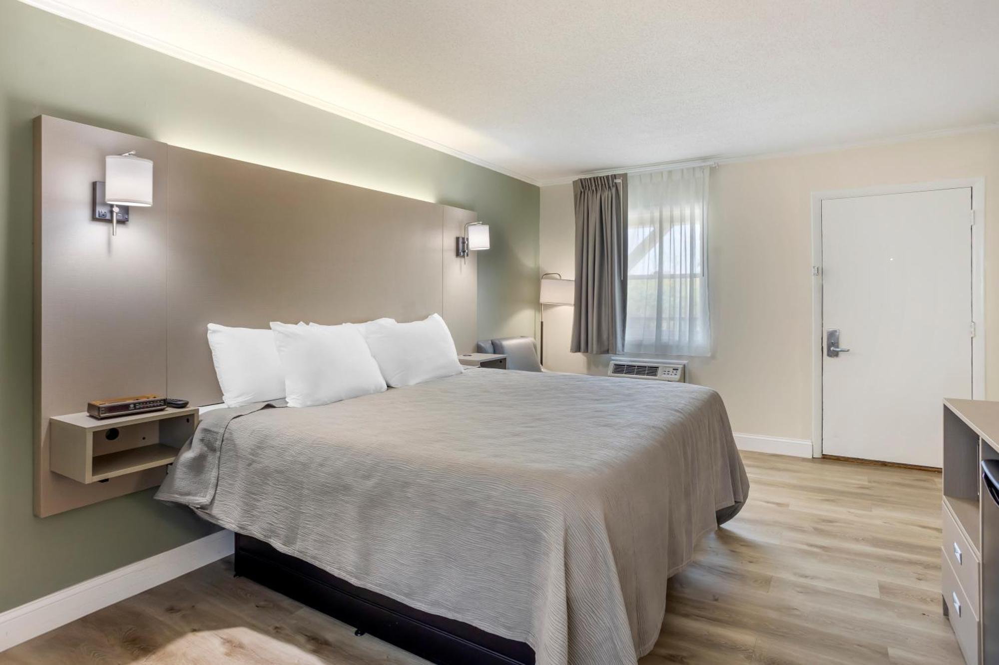 Quality Inn Smoketown  Екстериор снимка