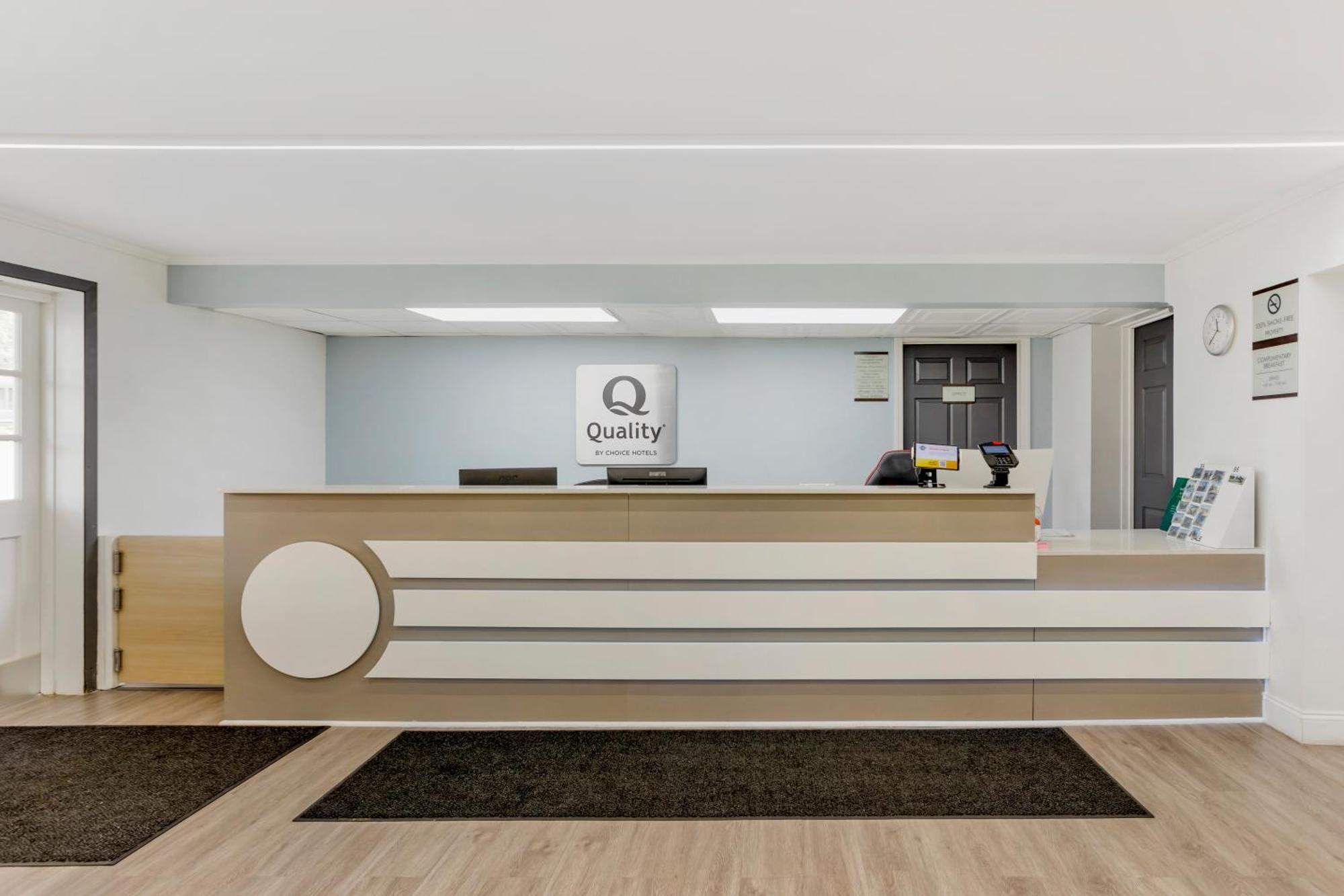 Quality Inn Smoketown  Екстериор снимка