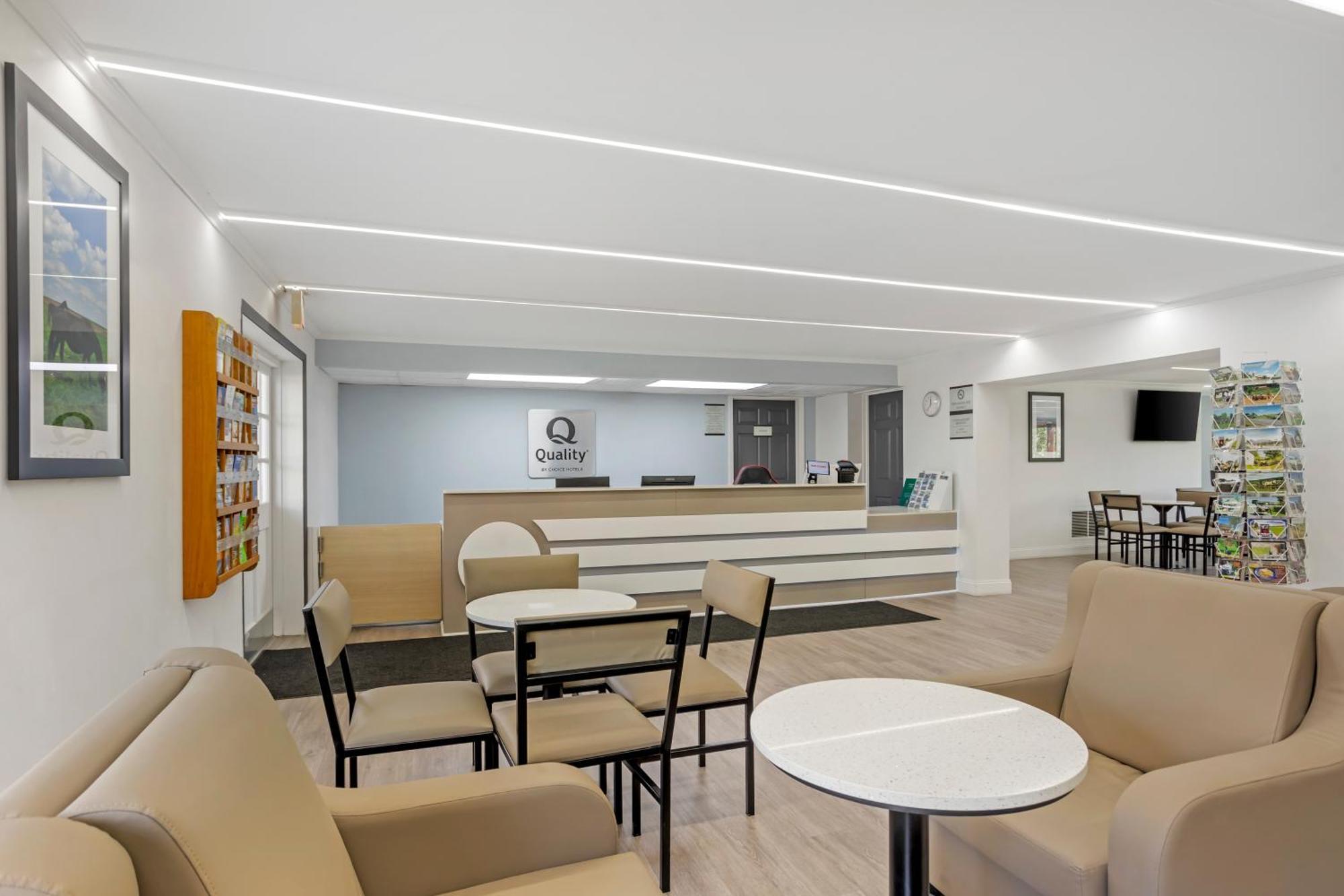 Quality Inn Smoketown  Екстериор снимка